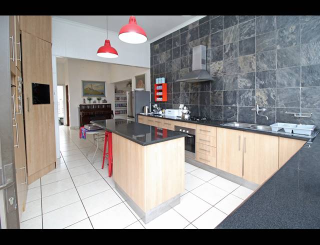 3 BEDROOM HOUSE FOR SALE IN KENSINGTON